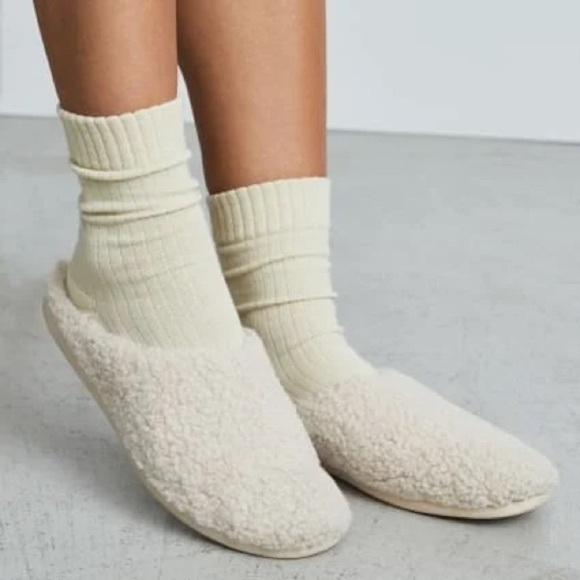 Everlane | The Renew Teddy Plush Vegan Sherpa Slipper Size 6 Cozy Loungewear - Picture 1 of 9
